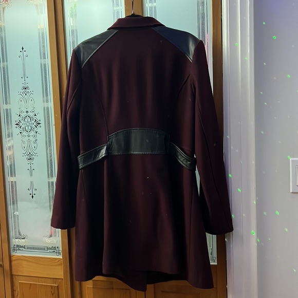 Worthington wool blend dark cherry/ burgundy red and black leather coat - Picture 5 of 8